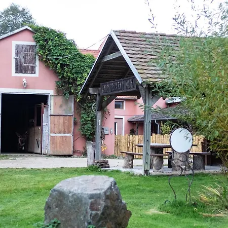 Ranc Cerveny Mlyn Lantgård Lisov (Pilsen)