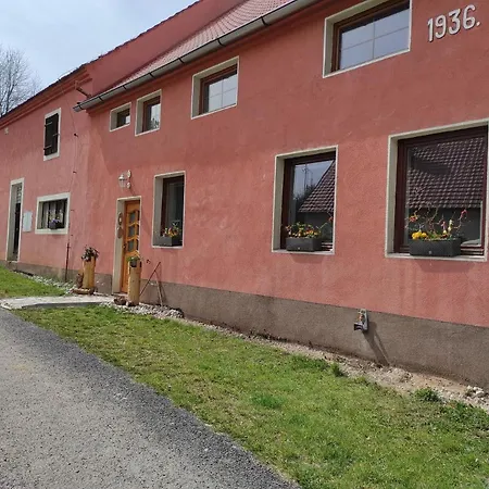 Ranc Cerveny Mlyn Farmház